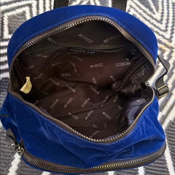 Elegant Blue Velvet Backpack - Picture 7 of 8